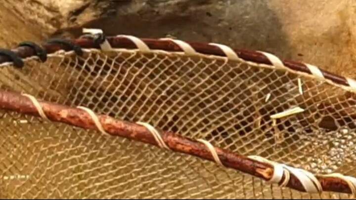 duwali fishing in Nepal |