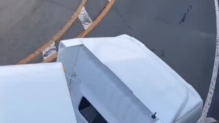 Video of the truck went viral around the world