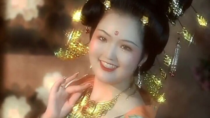 00后女生自学变装还原杨贵妃，“希望大家都能展现自己的美”