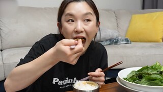 Mukbang thịt bò xào, xúc xích và canh kim chi #food
