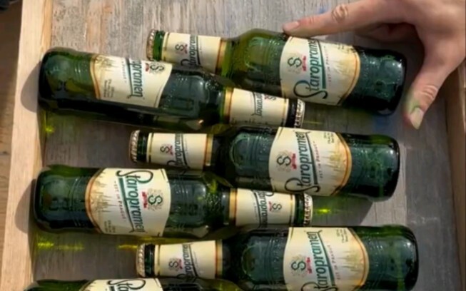 แข่งระเบิดขึ้นภูเขาด้วยการกลิ้งขวด