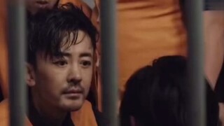 大叔拐卖妇女进监狱，狱友们知道后，直接拿拖鞋扇他脸 ！