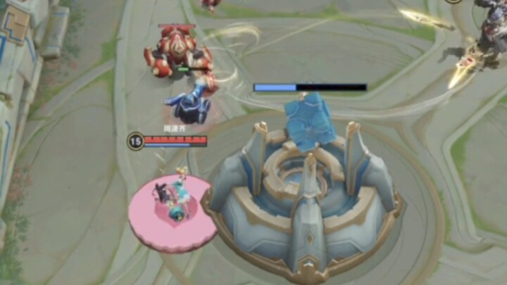 “Kalau dilihat di seluruh dunia Mobile Legends, tim yang asal-asalan kayak gini emang benar-benar bi