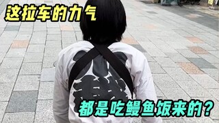When you go shopping and eat in the ancient streets, you will find that they are all century-old bra