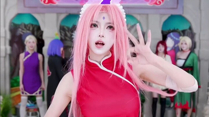 “ชั้นเรียนฝึกซ้อมแห่งหมู่บ้านใบไม้” ทุกคนยืนเข้าแถวเรียบร้อยแล้ว กำลังตรวจเช็กท่าเต้น