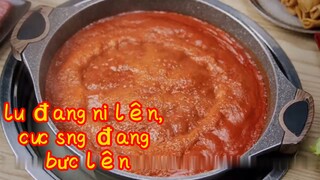 lẩu đang nổi lên, cuộc sống đang bước lên