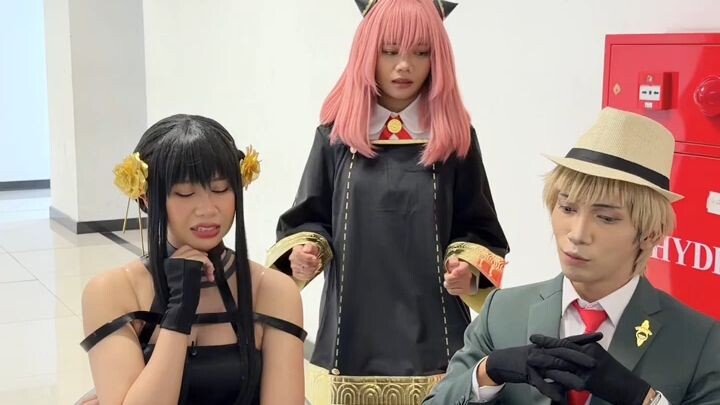 COSPLAY BARENG TEMEN KERENN