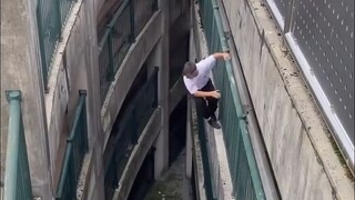 كل واحد أغرب من الآخر!