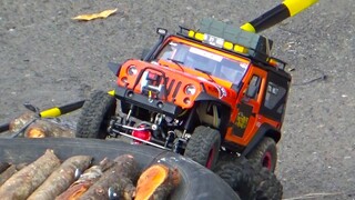 Mobil RC Offroad Lewati Rintangan