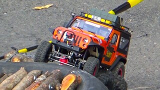 Mobil RC Offroad Lewati Rintangan