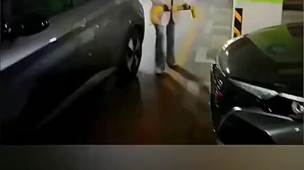 Làm người hãy giữ lại một đường lui, sau này còn dễ gặp nhau.