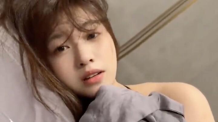 เมาหนักกับเพื่อนสมัยเด็กที่แอบชอบ แล้วนอนค้างที่บ้านฉันเลย