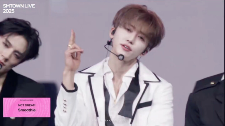 Mở mic thế này đã quá! Sân khấu SM Town Concert 2025 của NCT DREAM với ca khúc “Smoothie + When I’m 