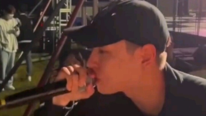 Simon Dominic đấu rap với fan, suýt nữa còn thua fan: “Thật là giỏi, cái thằng này!” (Cười chết mất 