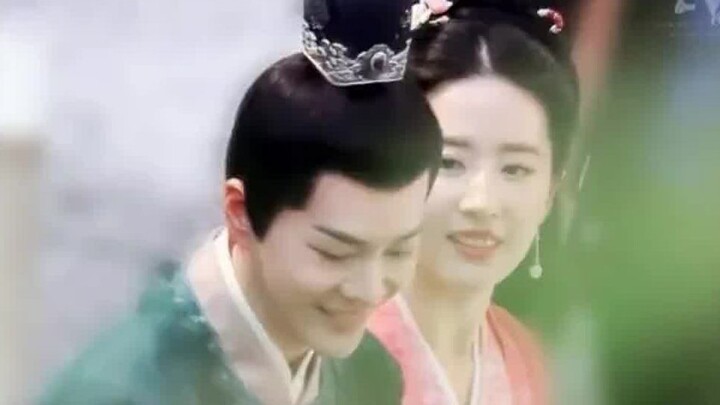 徐海乔：哈哈哈哈，“前男友”也是“男友”，那可是刘亦菲诶！