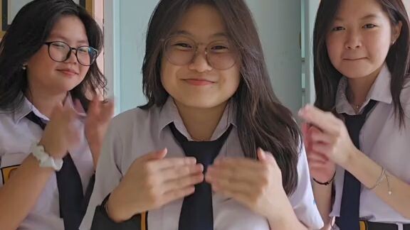 Asik banget, gunungnya digoyang