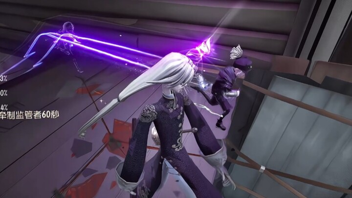 〖Sebenarnya hari itu aku tidak punya kartu untuk menakutimu, hanya saja aku tak tega melepaskan tang