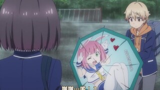 看到男主的雨伞后，女孩瞬间没有共撑一把伞的欲望