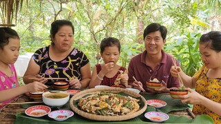 Bữa Cơm Ngon Bất Ngờ với Món Gỏi Gà Đậu Rồng Sau Một Ngày Mưa Bão | TKQ & Family T833