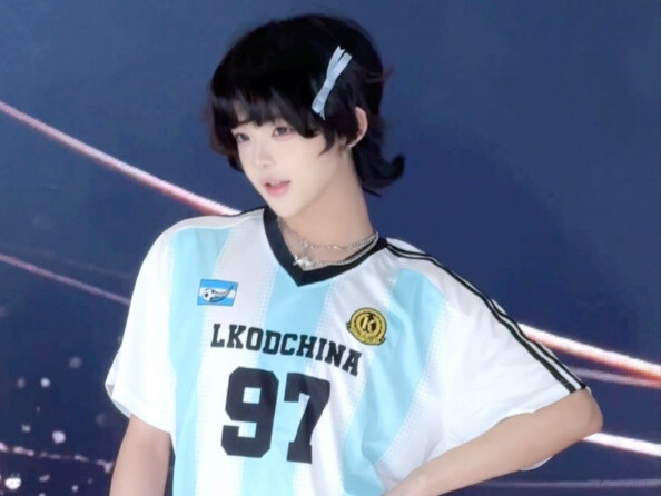 Pertama Kali Ngedance AOA! Roadshow Mahasiswa Pria 04: AOA – “Shake It + Heart Attack” – Persembahan