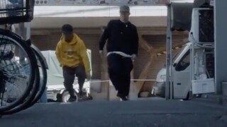 الرقص في الشوارع على هيب هوب يعطيك طعمًا حقيقيًا! كينتو وسيايا يرقصان على هيب هوب قديم الطراز