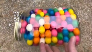 楼梯滚瓶子大赛