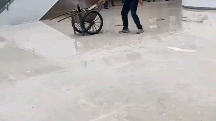 Be sure to watch until the end! Water cannon test in the hospital outpatient building’s atrium!