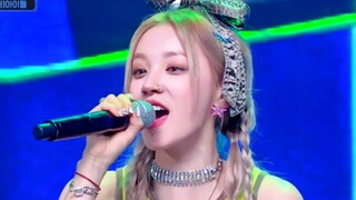 عندما تأخذ الأمر على محمل الجد، تستطيع الغناء جيدًا جدًا!! أول فوز لـ GIDLE في MCD بأداء مباشر كامل 