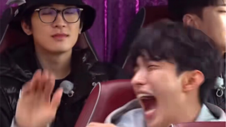 【seventeen】Twins, but one plays the trumpet while the other just spaces out (no malice, no malice, n