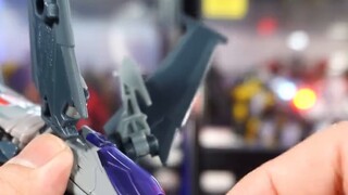 Chia sẻ của giám tuyển - Starscream, trưởng nhóm Transformers