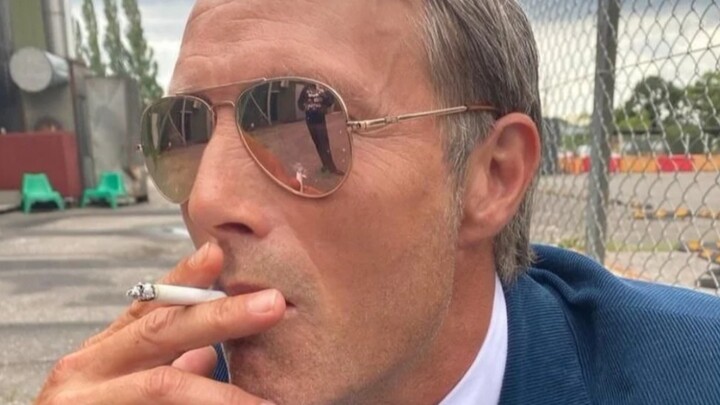 【Mads Mikkelsen】Mom said, “Don’t get into strangers’ cars…”