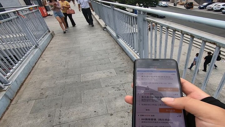 ไรเดอร์ส่งอาหารถูกสาวสวยบนถนนชมว่าหล่อระหว่างทางไปรับอาหาร