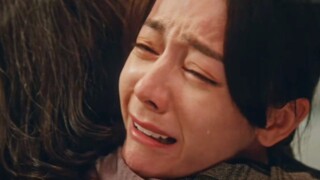 Đạo diễn rất xúc động trước cảnh khóc của Reba và dì Trương. Tôi cũng khóc theo họ khi xem phim vào 