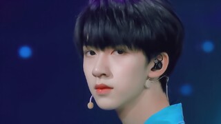 【贺峻霖】撩人！16岁高中生小爱豆竟在舞台上撩腹肌？少年onfire舞台《相遇》直拍