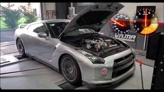 car nissan GTR r35 vs car Ford mustang 1.2