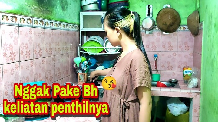 nggak pake Kuth4ng Sambil masak bikin sarapan