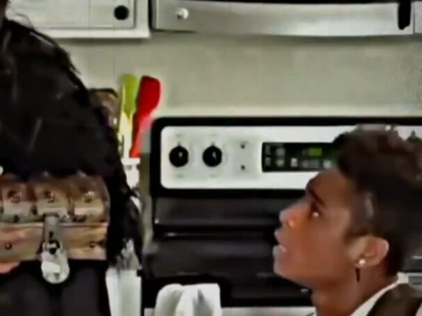 الصديق: أخيرًا وقعت في الفخ!