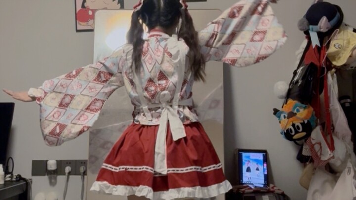 Day 22 of practicing house dance! Sorry for being so cute!