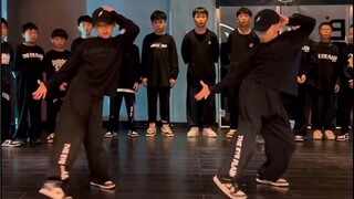 当猛男弟弟跳起了爵士……（姐姐们晚安～）