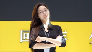 Cô gái xinh đẹp nhất tại gian hàng CJ Tanwan Games, biểu diễn trên sân khấu ★Tham vọng lớn lao★
