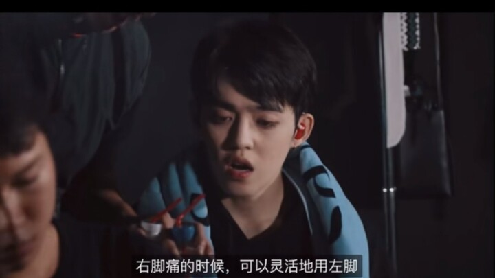 During SEVENTEEN’s 2019 world tour, 9 out of the 13 members fell ill. After finishing their performa