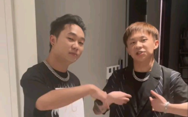 มอบของขวัญวันเด็กให้ทุกคน
