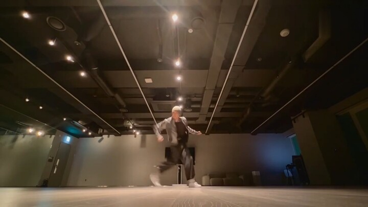 Khoảng thời gian nghỉ ngơi này khiến con nhà tôi nhanh chóng luyện thành vũ đán rồi! Thành Sâm cover