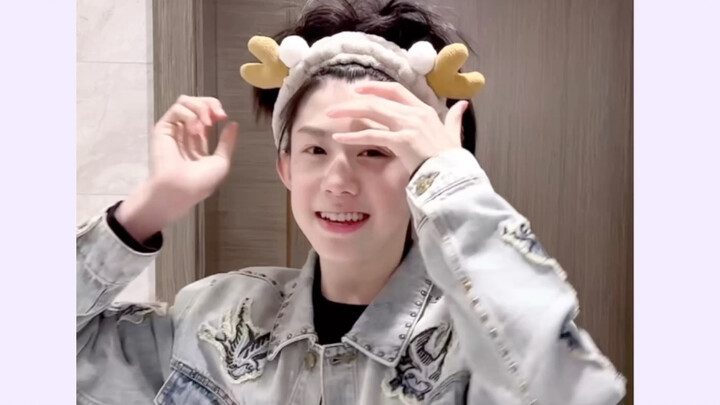 Eason Chen | So cute... I didn’t remember a single thing he said the whole time, just endlessly ador