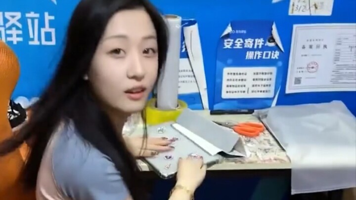 I’m totally obsessed with this half-dead stare.