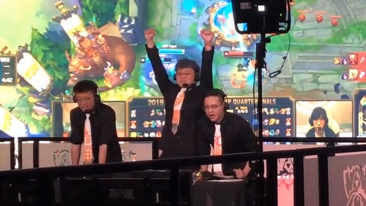 As soon as IG clinched a spot in the semifinals, the LPL commentators on site jumped up in sheer exc