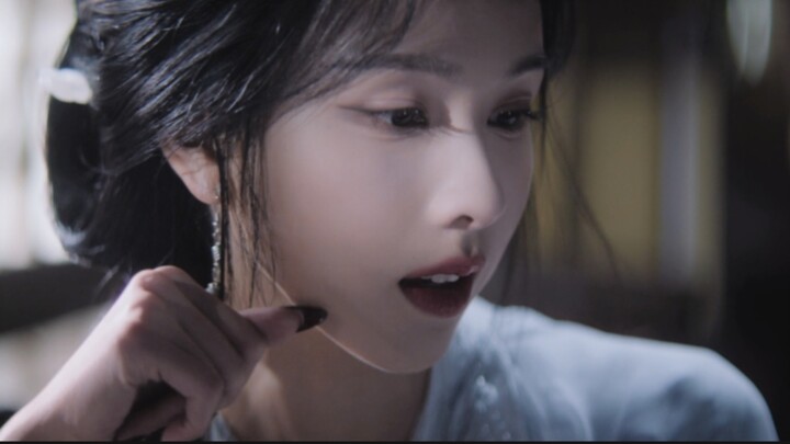 “Em đẹp như những dòng thơ.”