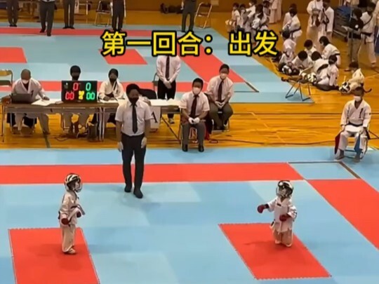 Cuộc thi Taekwondo cực mạnh (cực đáng yêu) của Tiểu Đoàn Tử