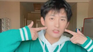 奔3男艺人翻跳初心Love
