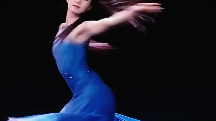 Gerakan tari Liu Haocun yang mengalir bak air menghanyutkan benar-benar memukau!
